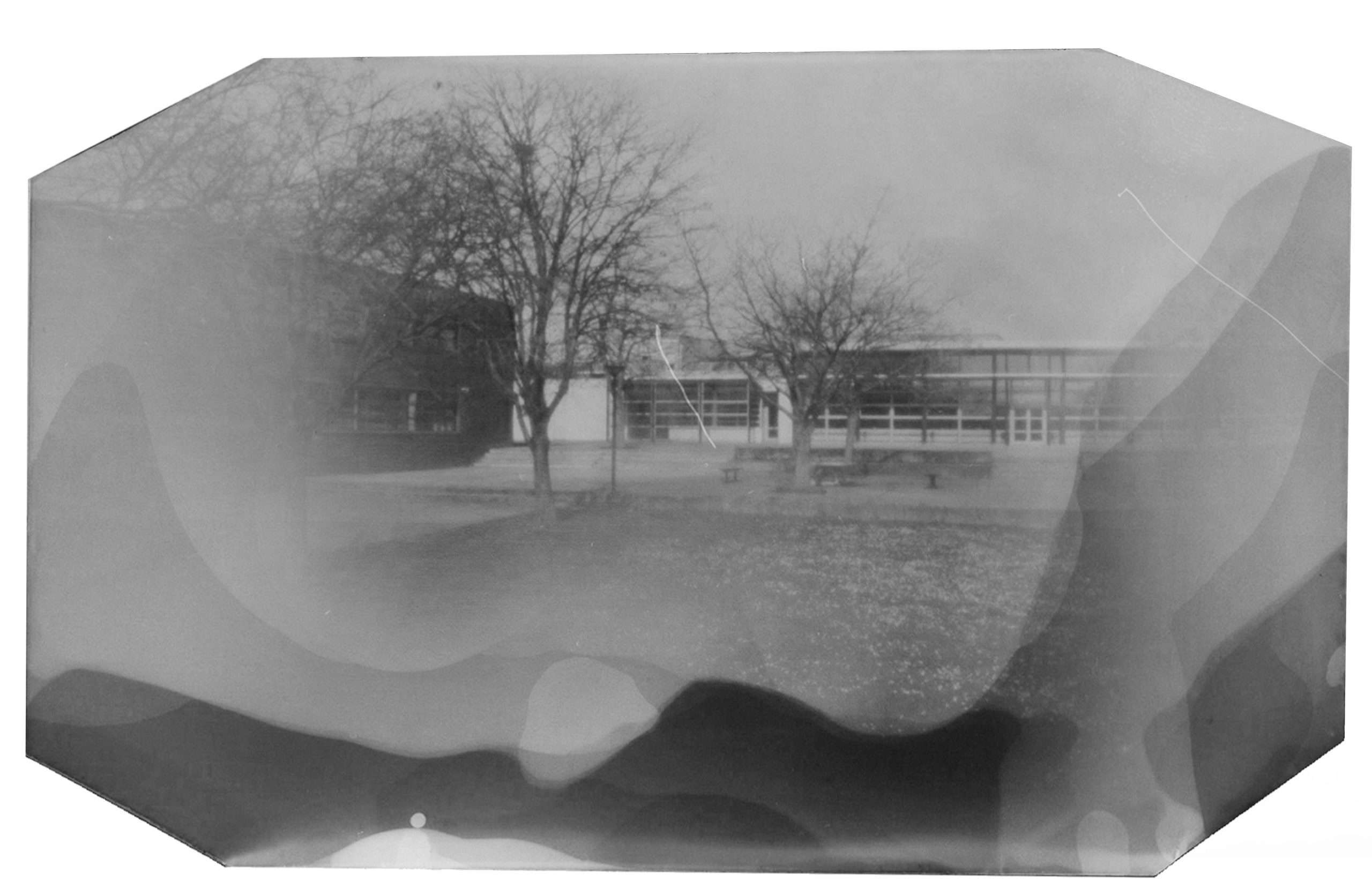 Laboratoire Photo Sténopé - galerie Option arts plastiques du lycée Marc Bloch - Val de Reuil - Normandie.